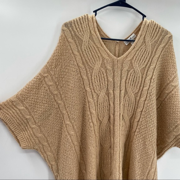 Tan & Gold Cable Knit Poncho - Picture 4 of 11